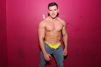 Diana Reyes Tour Pics-0003