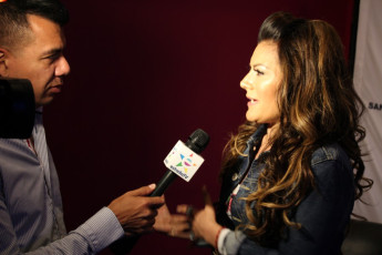 Diana Reyes Tour Pics-0006